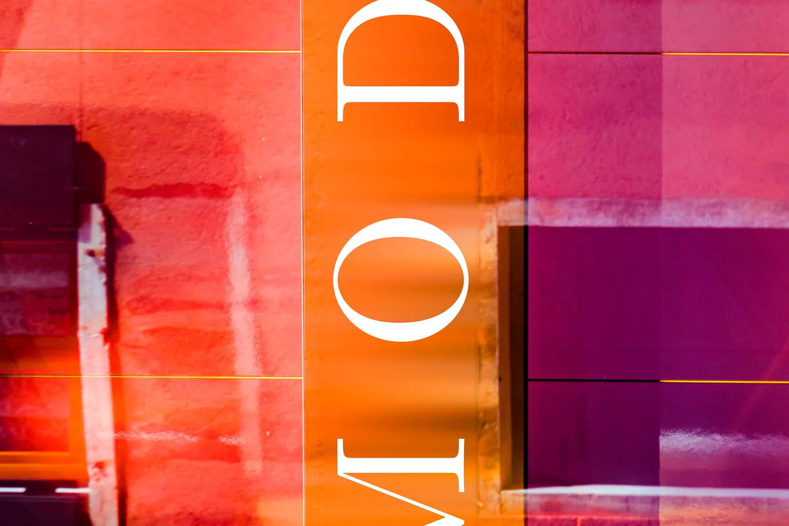 + MODE LGBTQ + — Diseño editorial, imagen 18